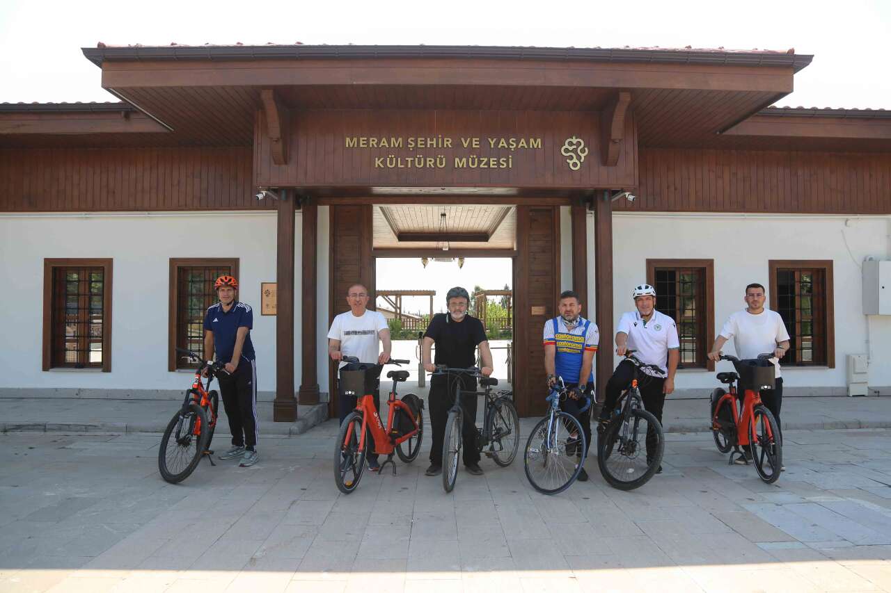 Başkan Kavuş bisikletiyle Konya sokaklarında! Meram’ın güzellerine pedal çevirdi 6